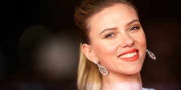 Скарлет Јохансон ja тужи вештачката интелигенција: нејзиниот глас и лице биле користени во реклама