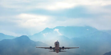 Авиокомпанија воведува зони без деца, мислењата се поделени