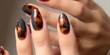 Нов тренд за маникир совршен за во есен и зима: дава рафиниран и елегантен изглед