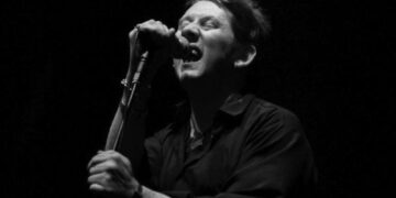 Почина Шејн Мекгован, фронтменот на „The Pogues“