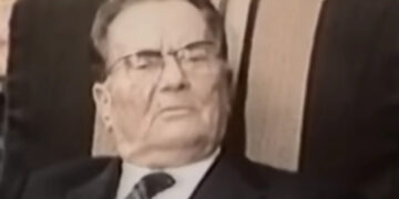 Виц на денот: За време на владеењето на Тито, учителката го прашува Перица…