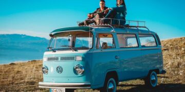 По 12 години чување во фиока, Ламбе в понеделник ќе ја промовира новата песна „Дегиди“