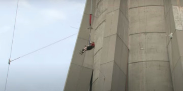 Јапонски турист скокна од највисокиот банџи-џамп во светот: набргу потоа почина во болница