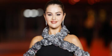 Селена Гомез ја нападнаа поради изгледот: Извади ги тие импланти, ти го збркаа мозокот