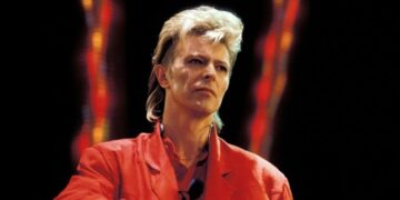 Боуви беше камелеон на музиката, а последниот албум го издаде само два дена пред неговата смрт