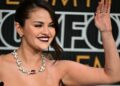 Селена Гомез блесна на црвениот тепих на доделувањето на ЕМИ наградите