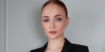 Софи Тарнер отиде на скијање со британски аристократ и ги потврди гласините за врска