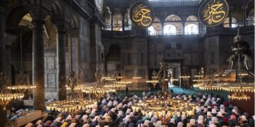 На туристите ќе им се наплаќа влез во Аја Софија