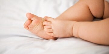 Првото бебе во 2024 година се роди точно на полноќ, машко е