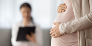 Жена лажирала дури 17 бремености во текот на 24 години, добила 100.000 евра