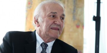 Посмртните останки на Велимир Бата Живојиновиќ се преместуваат од Алејата на заслужните граѓани; Ќе се исполни желбата на моите родители, вели синот