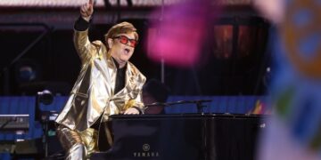 Личните предмети на Елтон Џон се продадени за околу 8 милиони долари на аукција