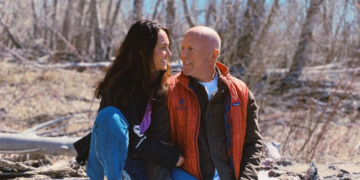 Сопругата на Брус Вилис пишува книга за животот, по неговата дијагноза