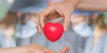 Холанѓанец преживеа речиси 40 години со донаторско срце, соборен е Гинисовиот рекорд