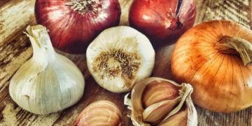 Четири намирници кои стануваат токсични кога се чуваат во фрижидер