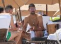 Новак Ѓоковиќ уживаше на плажата во Мајами во друштво на пријатели