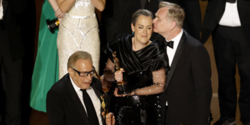 Кристофер Нолан и неговата сопруга Ема ќе добијат почесни титули витез и дама