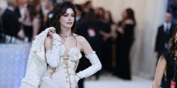 Ен Хатавеј откри дека имала спонтан абортус во 2015 година: „Тешко е…“