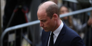 Зошто принцот Вилијам не носи бурма?