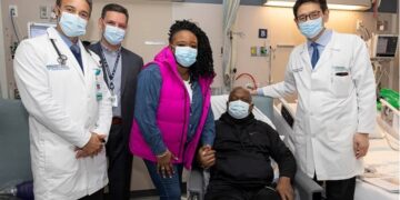 Човекот на кој му беше трансплантиран бубрег на свиња отпуштен од болница: „Нема потреба од дијализа“