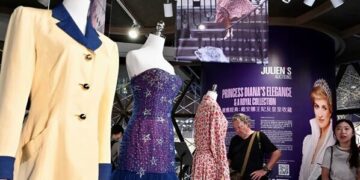 Фустаните на принцезата Дијана изложени во Хонг Конг пред аукцијата