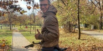 (Фото) Познатиот македонски водител стана татко на близначиња