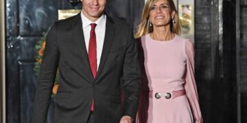 Која е сопругата на Педро Санчез која сега е во центарот на скандал: се запознале на забава, има неверојатна биографија