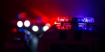 Виц: Полицаец сопира пијан возач во три по полноќ