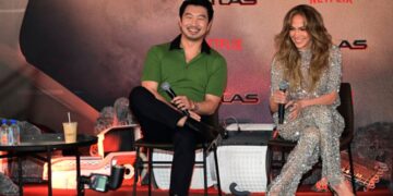 (Видео) Новинар ја праша Џеј Ло дали се разведува од Афлек, многумина ја фалат реакцијата на нејзиниот колега