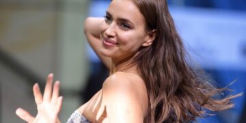 Со нови фотографии, Ирина Шајк ја оправда титулата на една од најубавите жени во светот