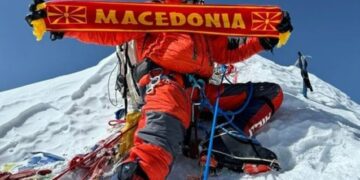 Сашко Кедев на Велигден го искачи Макалу (8.485), петтиот највисок врв на светот
