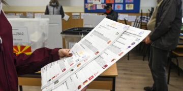 Виц на денот: Плавуша на избори