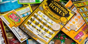 Британец добил џекпот од 10,2 милиони фунти и го поделил со своите соседи