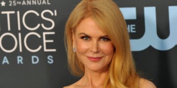 (Видео) Никол Кидман блесна во божествена креација на Мет Гала: 800 часа работа се потрошени само за рачно везење