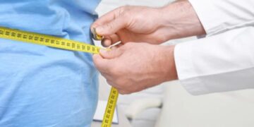 Луѓето што имаат проблеми со тежината во ЕУ одат на боледување 2,5 пати повеќе од другите