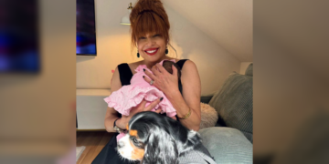 „Душо на мојата душа“: Миа Беговиќ ја објави првата фотографија со внуката