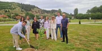 Засадени 8 магнолии во Битола