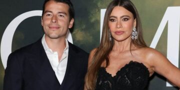 Никој не поверува дека е нејзин син: Софија Вергара забременила на 18 години, а деновиве го покажа во јавност