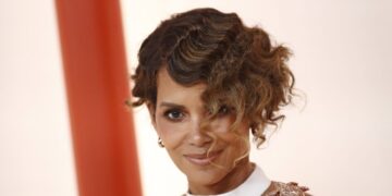 Холивудска актерка ќе го носи олимпискиот оган