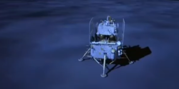 (Видео) Кинеската сонда слета на темната страна на Месечината