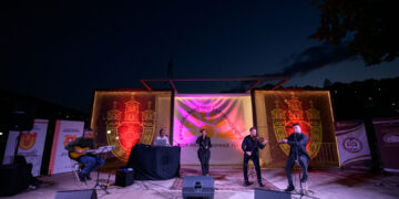 Најубавите македонски песни со  Андријана Јаневска и „Митан“ пред кривопаланчани