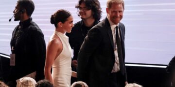 Принцот Хари и Меган Маркл фотографирани на ретко заедничко излегување во Лос Анџелес