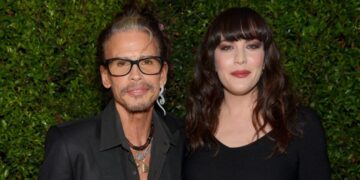 Нејзината мајка ја чуваше вистината од неа: како ќерката на познат рокер откри кој и е татко