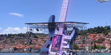 (Видео) Џиновска гитара во Охридското Езеро