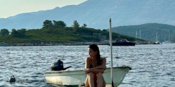 Северина сподели фотографија од одморот со синот: „За мене – фотографија на летото“