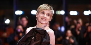 Шерон Стоун: Изгубив милиони по мозочниот удар, луѓето ме искористија