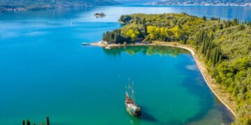 Јадранското Море станува тропски топло со температури од околу 30 степени