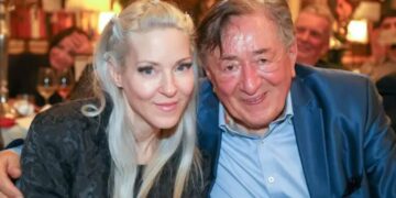 На 92 години почина милијардерот кој пред 2 месеци се ожени по шести пат, за 49 години помлада сопруга