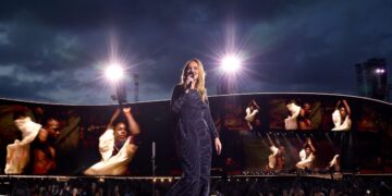 (Видео) Адел настапи пред 80.000 луѓе во Минхен, Германците направија цел стадион само за неа