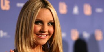 Поранешната тинејџерска ѕвезда, фотографирана во Лос Анџелес, изгледа речиси непрепознатливо